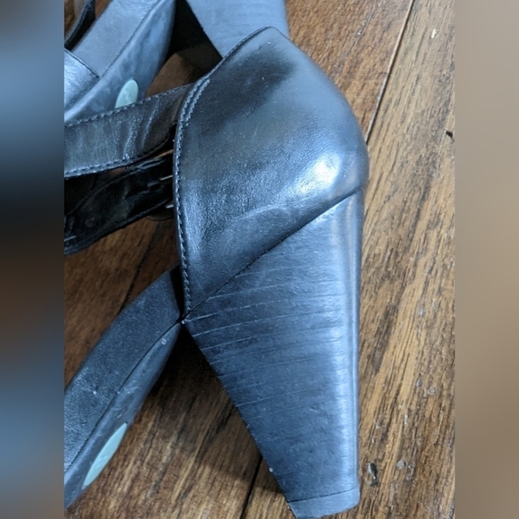 Black leather heels by Me Too, Danika woman's Size 7.5 - Picture 13 of 13